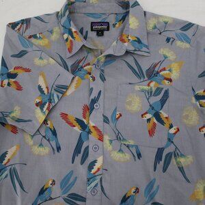 PATAGONIA Shirt Men's Medium Tropical Parrot Organic Cotton Blend Short Sleeve